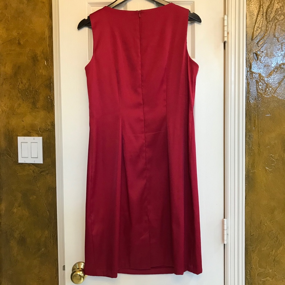 Red dress - Picture 3 of 3